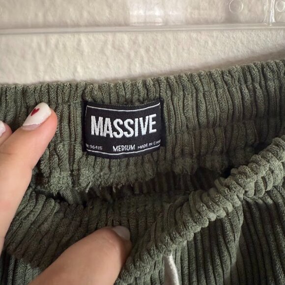 Green Corduroy Shorts (Size M, Moss Green) - Picture 3 of 4